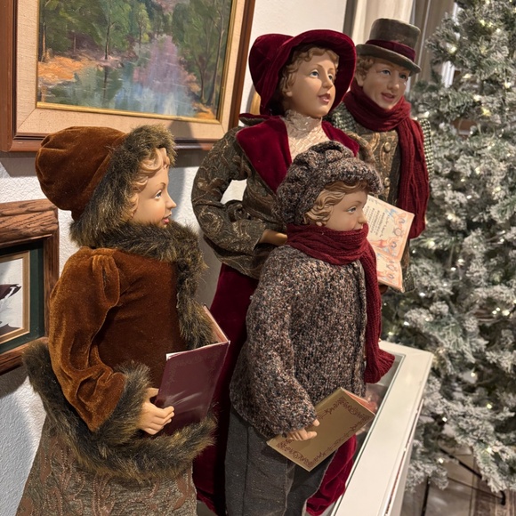 Carolers figurines 4 Christmas real clothing resin. The tallest 28”& 20” Rare - Picture 4 of 16